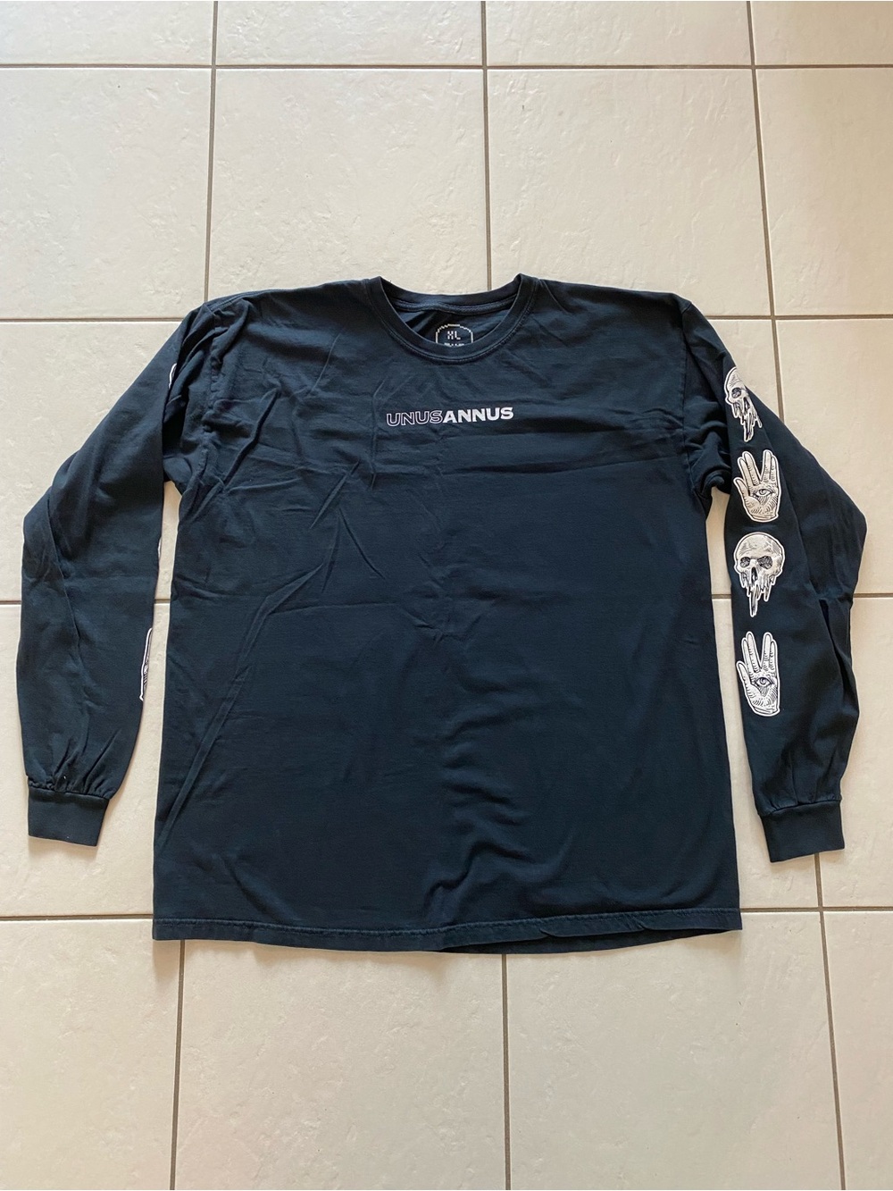 Black Long-Sleeve Unus Annus Tee